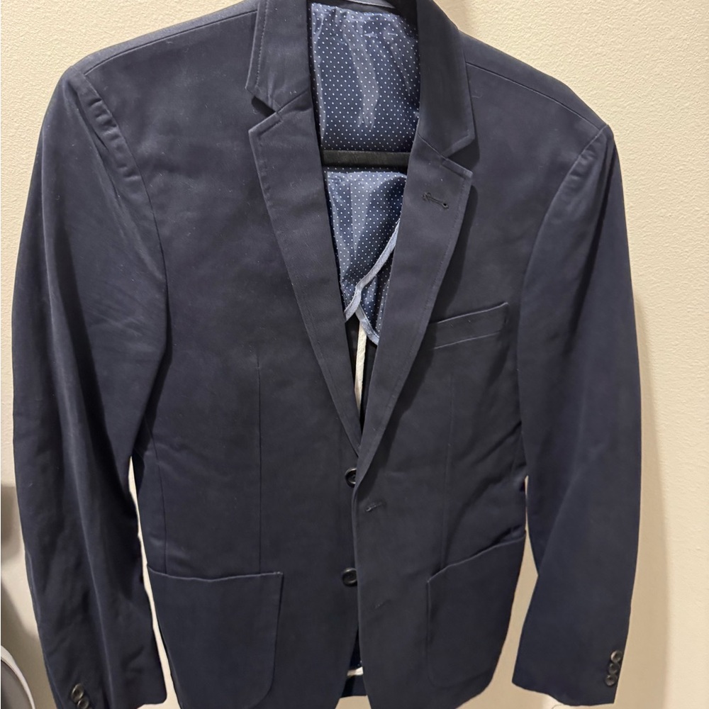 Combatant Gentlemen Blue Sport Coat with Notch Lapels and Structured Shoulders